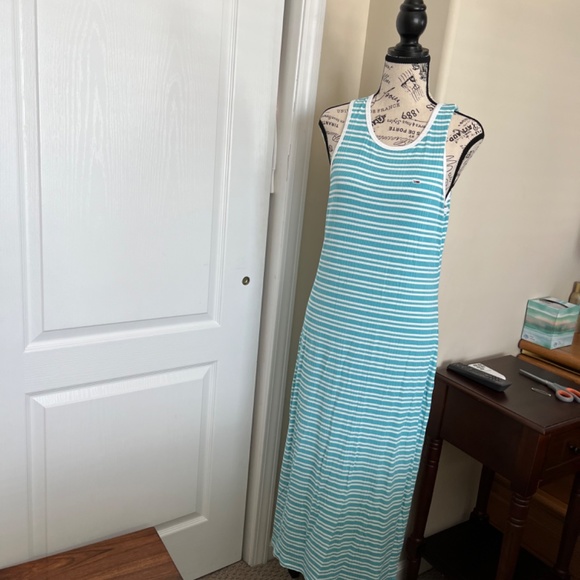 Dress - Picture 3 of 6